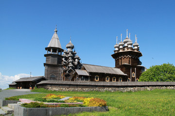 Kiji , &eacute;glise en bois de sapin