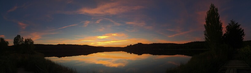 Puesta de sol en la laguna