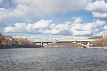 Naklejka premium Moscow river with bridge