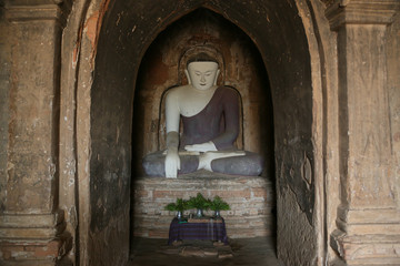 Buddha in Tempelnische