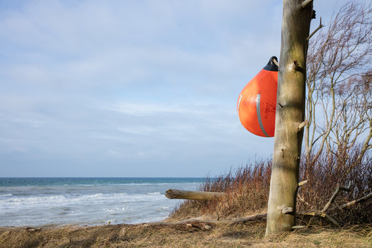 k&uuml;stenund bojen