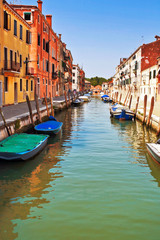 Fototapeta na wymiar Boats in Venice