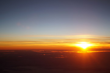 Fototapeta na wymiar Sonnenuntergang flug