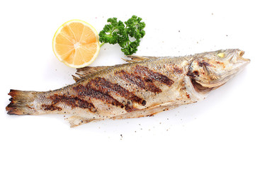 Grilled seabass with pepper and lemon