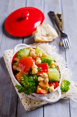 Salad with chickpeas and vegetables