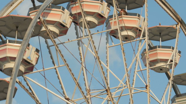 4K Ferris Wheel Spinning Closeup 2
