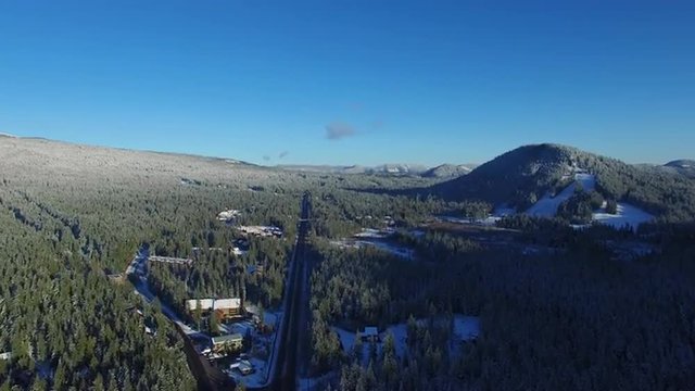 Aerial Oregon Mt Hood
Aerial Video Of Mt Hood In Oregon During The Winter.