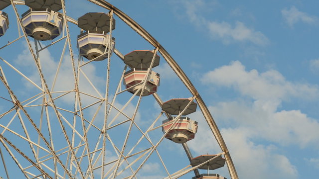 4K Ferris Wheel Spinning Closeup 3