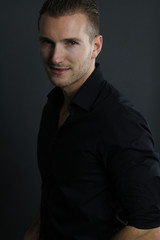 Obraz premium handsome man posing