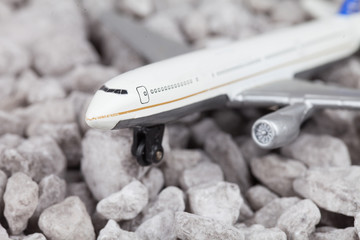 Steinhintergrund mit Flugzeug