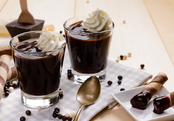 Cioccolata calda con panna
