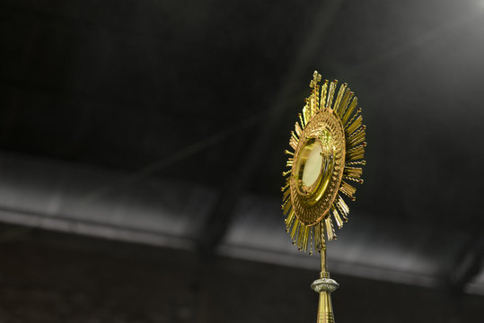 Ostens&oacute;rio, Jesus