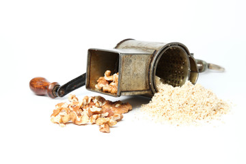 Hand grinder for nuts