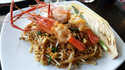 Pad thai