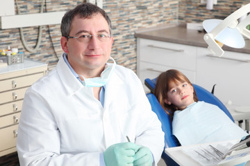 Obraz premium Little patient at dentist office