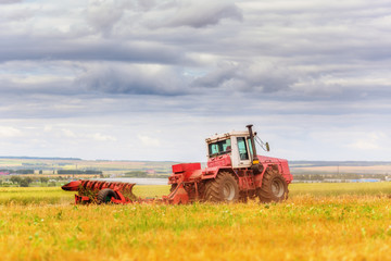 Obraz premium Tractor on field