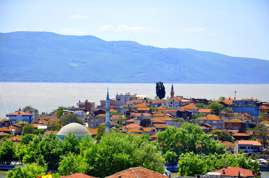 Ada K&ouml;y G&ouml;lyazı