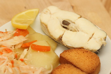 Белая рыба под лимонным соком с сухарями