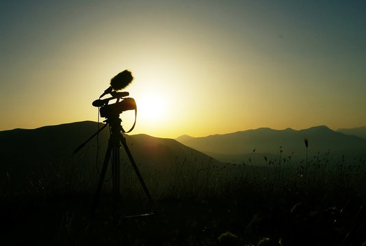 Filming in Nature / Sunset filming / Travel Camera