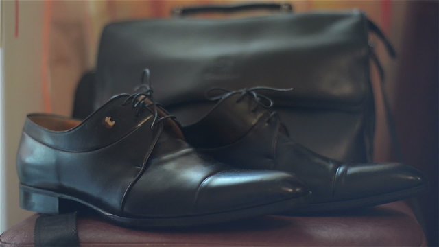 male shoes tracking