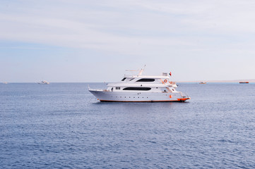 Fototapeta na wymiar Yacht in the sea