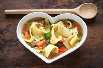 leckere Nudelsuppe