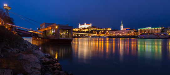 Fototapeta premium Bratislava night view from Danube