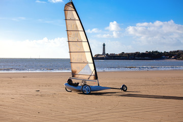 Fototapeta premium char à voile sur la plage