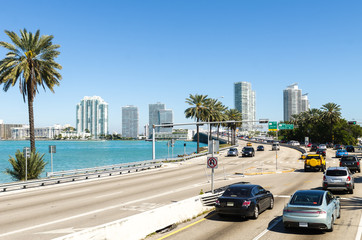 Miami highway - obrazy, fototapety, plakaty