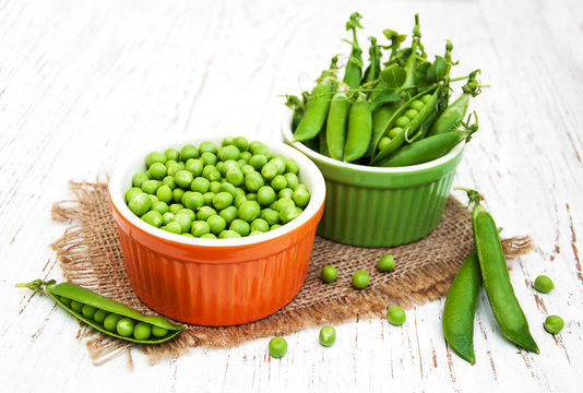 Bowls with fresh peas