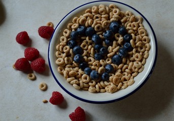 Fruit and cereal