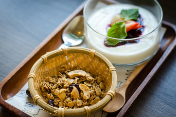granola and yogurt berry