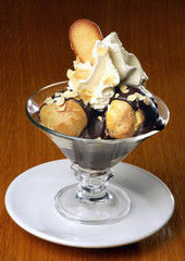 profiteroles au chocolat
