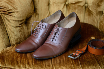 brown leather medallion toe wholecuts shoes