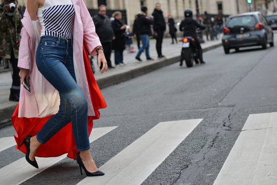 France , Paris , 28 January 2016 : Unknown Outside The Jean Paul Gaultier Fashion Show During Haute Couture.