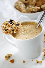 Espresso und Haferflockenkeks