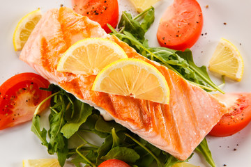 Grilled salmon and vegetables