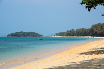 Fototapeta na wymiar The coast of Andaman sea