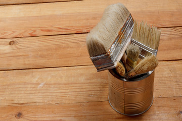 Brushes for painting in a metal pot