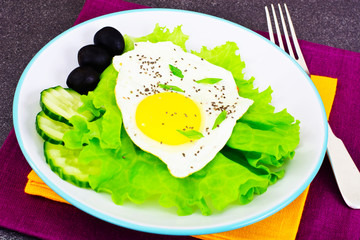 Scrambled Eggs with Chia Seeds, Lettuce and Cucumber