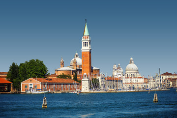 Fototapeta na wymiar Grand Canal and Basilica Santa Maria della Salute, Venice