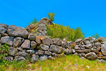 mur pierres volcanique