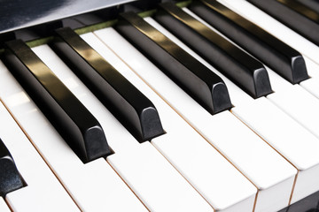 piano keyboard