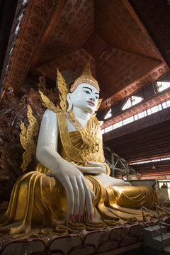 Buddha image at Nga Htat Gyi pagoda in Yangon