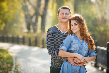 Fototapeta premium Two lovers in the autumn park