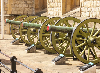 Cannoni da guerra d'epoca