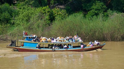 Obraz premium Passenger boat for transportation on Inle Lake, Myanmar