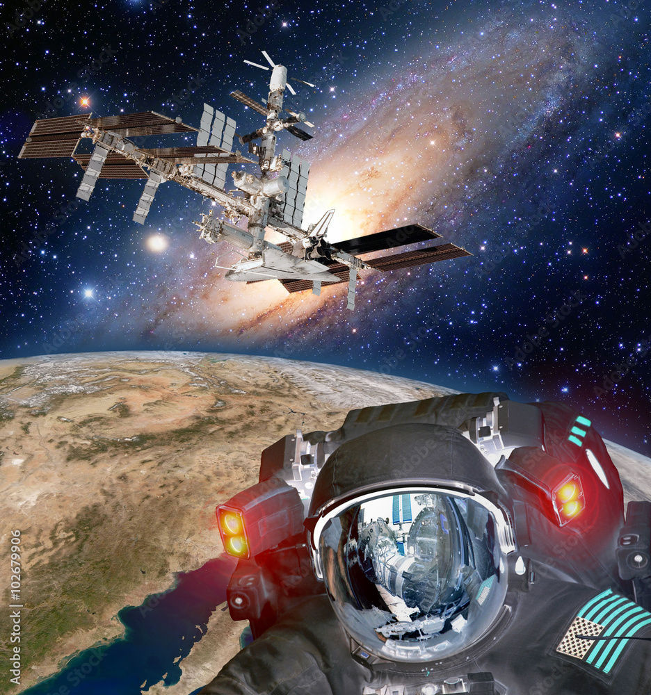 Canvas Prints astronaut helmet et alien extraterrestrial space ship ufo spaceship planet. elements of this image f