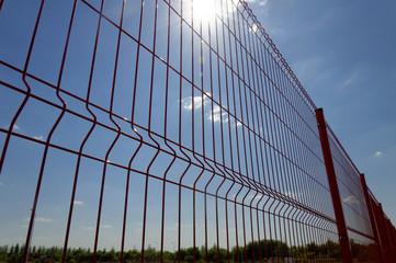 Red fencing panel shoot © cubalibre35