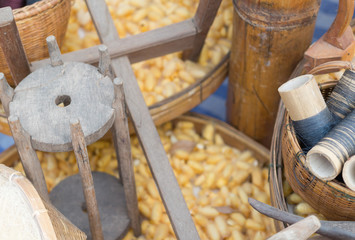 Silk weaving tool